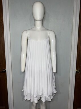 Strut & Bolt White Pleated Dress Scoop Neck Spaghetti Straps Ruffles Sz M NWT!